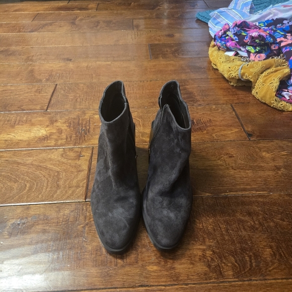 Stylish Women's Black Ankle Boots‎ Vince Camuto - Picture 1 of 4